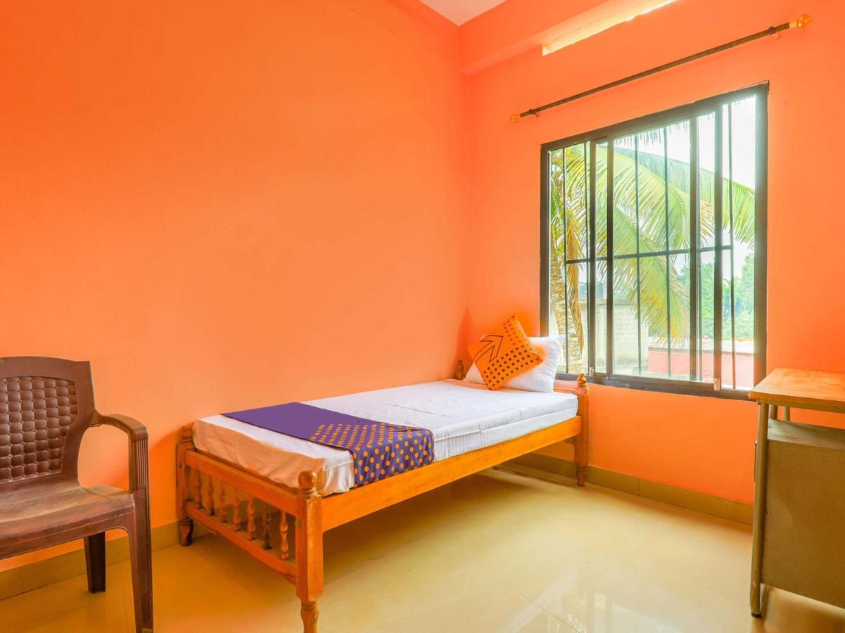 Oyo New Mubarak Tourist Home Panmana Экстерьер фото